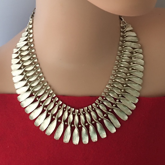 STUNNING METAL ART NECKLACE - Picture 2 of 6